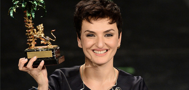 Festival di Sanremo, Arisa vince con “Controvento”
